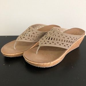 Sketchers Luxe Foam wedge sandals